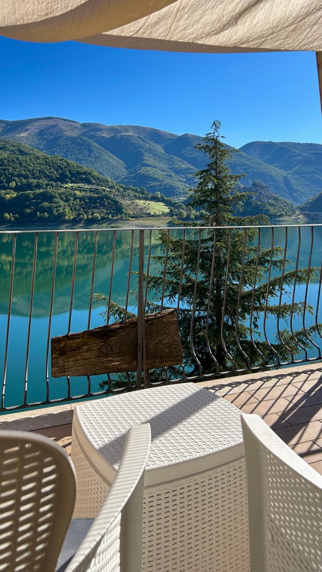 B&B La Casetta Sul Lago Colle di Tora Exterior foto